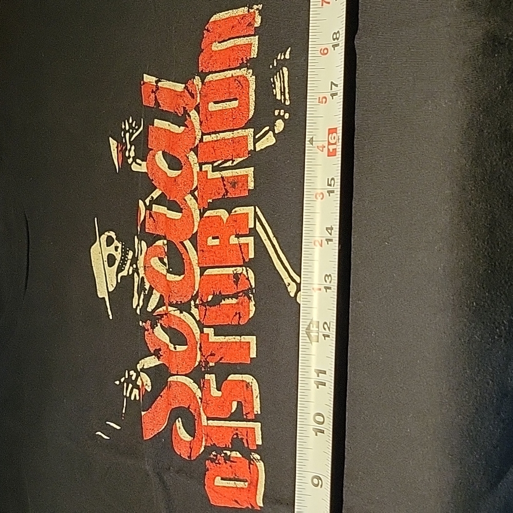Is vintage durational Social Distortion shirt no tags 2 or 3 x